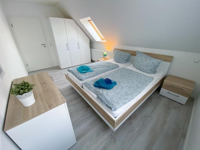 3 Bedrooms Apartment