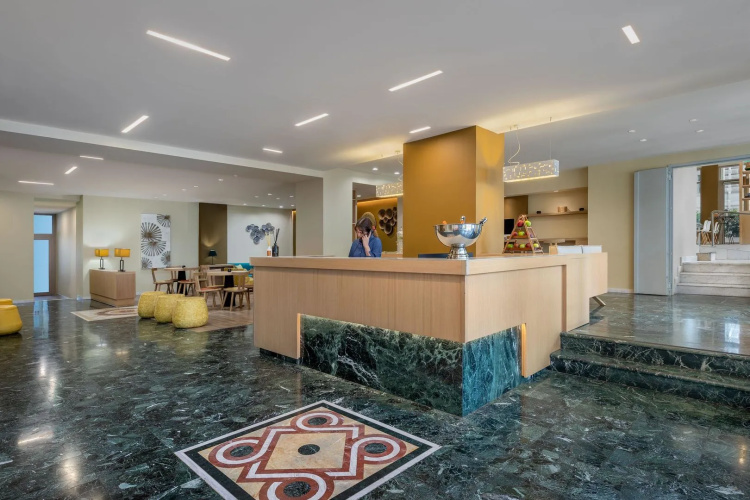 Casual Kubic Athens Hotel