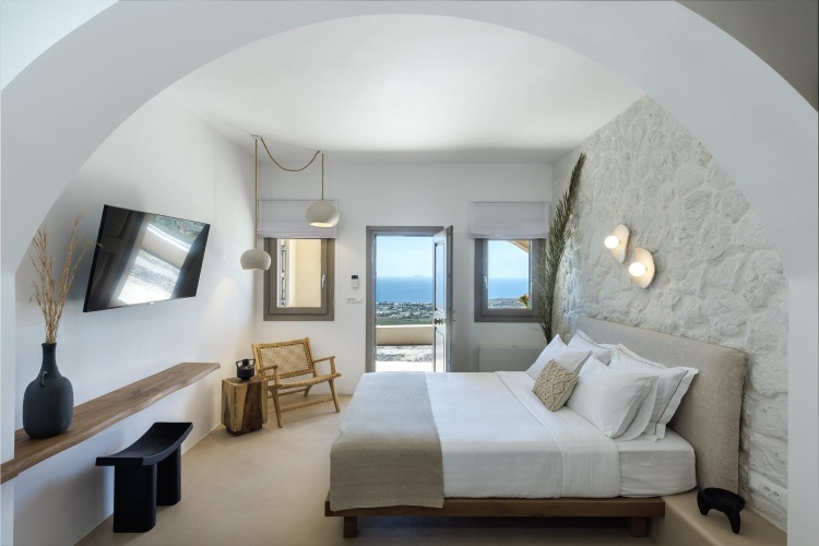 5 Bedrooms Villa