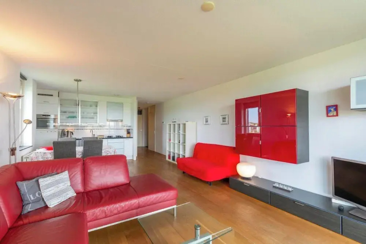 Cozy Apartment With Balcony