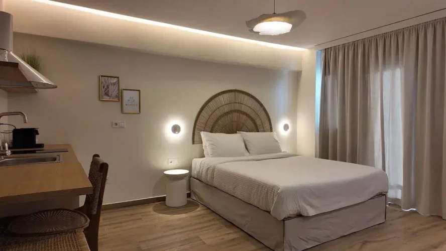 Standard Double room with city view