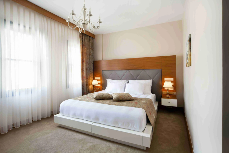 Gravis Suites