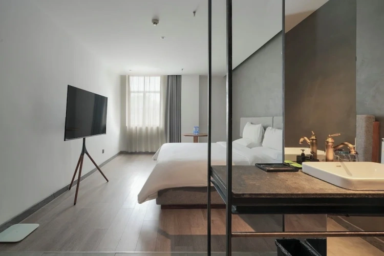 Comfort room