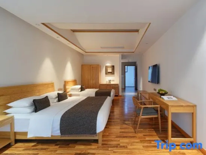Standard Family room with balcony and with pool view