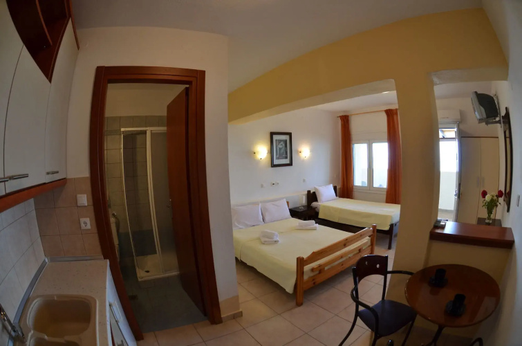 Studios Plaka