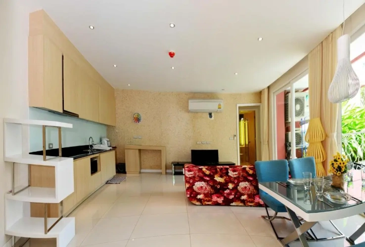 2 Bedrooms Apartment