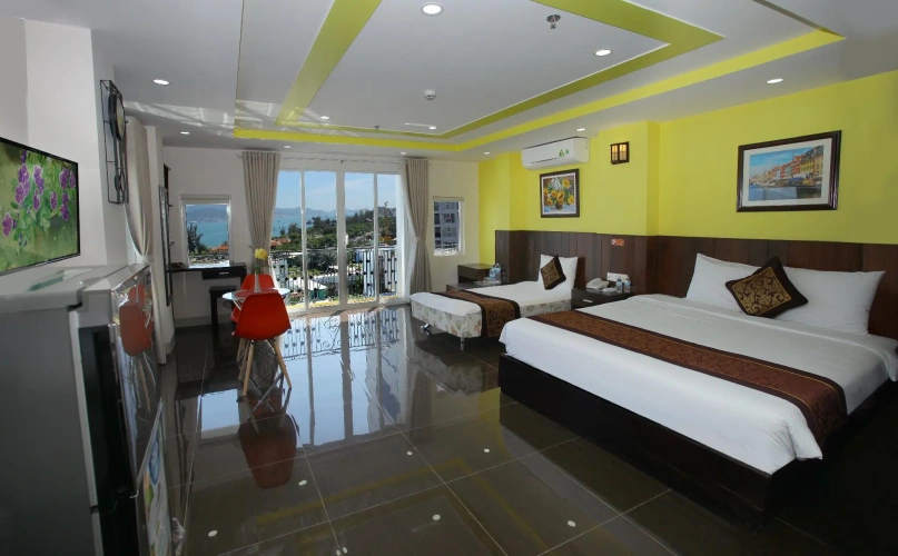 Suite with balcony