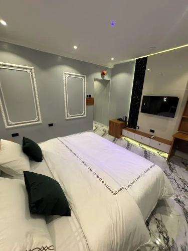 Apartment 5