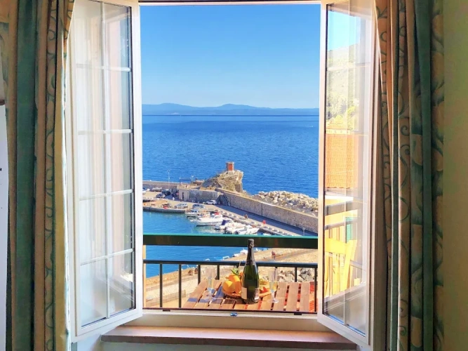 1 Bedroom Apartment with balcony