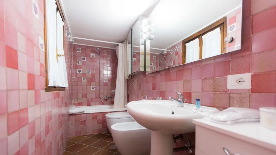 3 Bedrooms Apartment