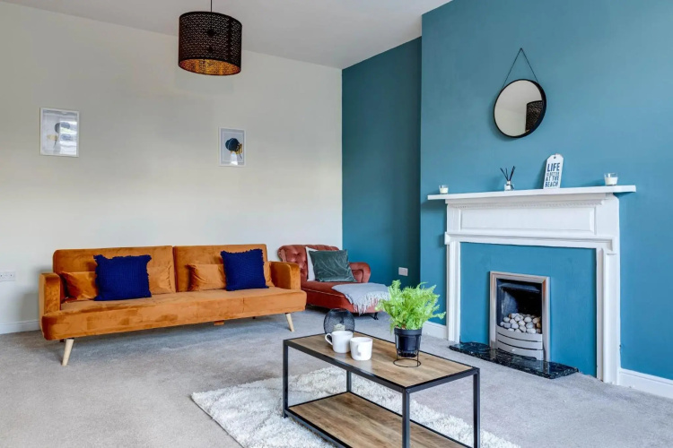 Luxury 2 Bed Garden Apartment With Parking