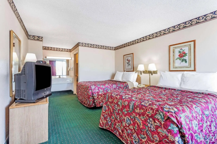 Days Inn by Wyndham McDonough