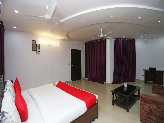 OYO 10198 Hotel Aris