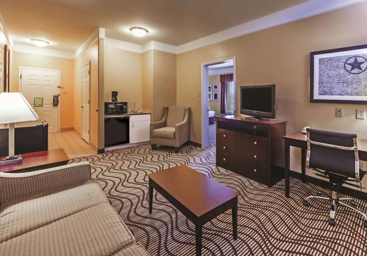 1 Bedroom Suite