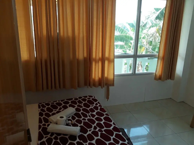 Grace Hotel & Dive