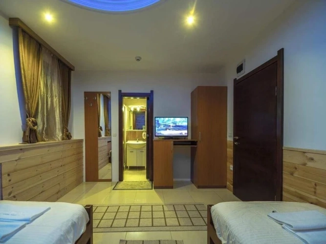Standard Twin room with balcony
