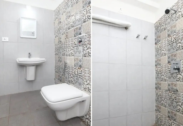 OYO 17106 Hotel Royal
