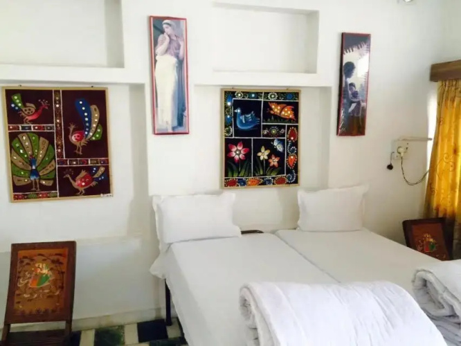 Hotel White House