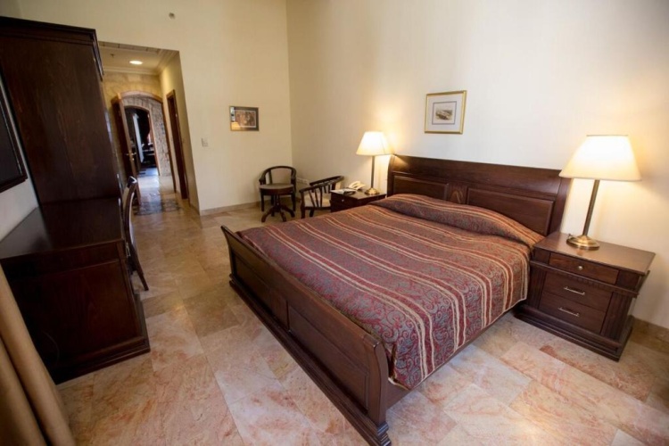 Double Suite