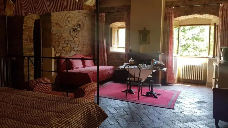 Standard Triple room