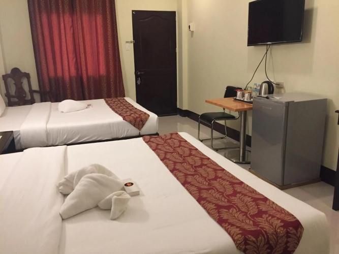 Hollywood Suites