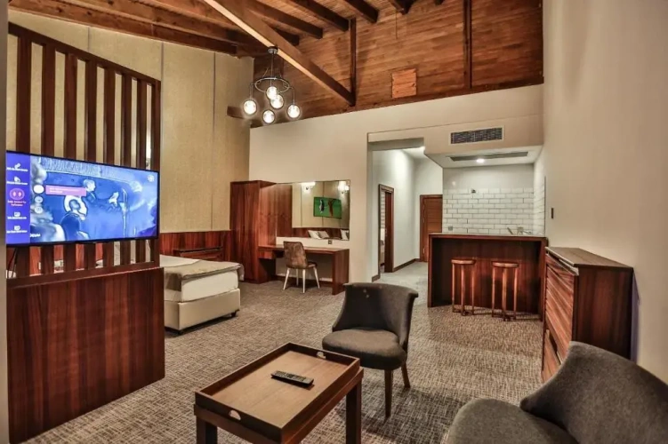 Deluxe Family Suite