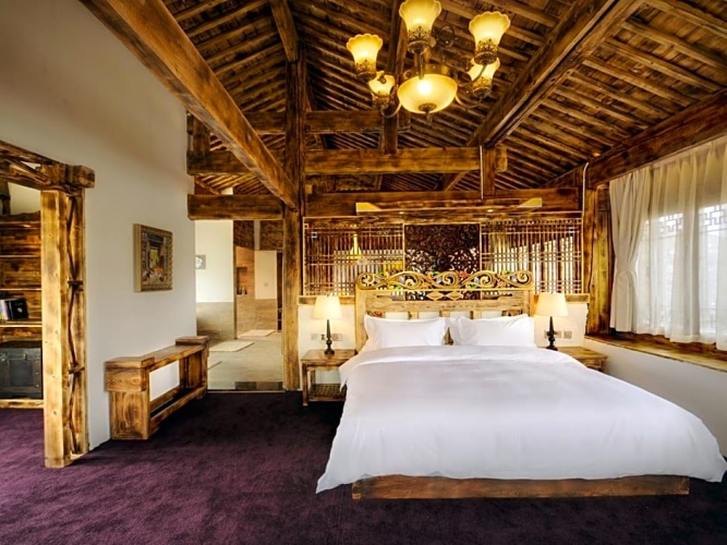 Deluxe Suite with balcony and with view