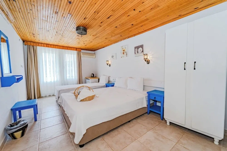 Standard Triple room with balcony