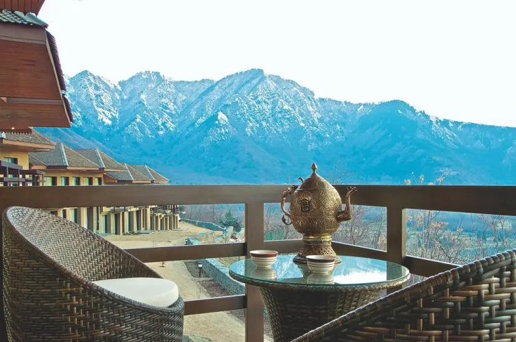Taj Dal View Srinagar