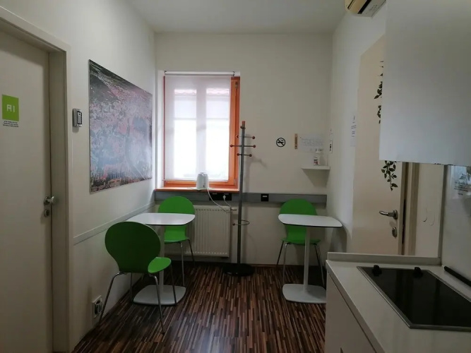 Cube Central Rooms for 2 - Hostel