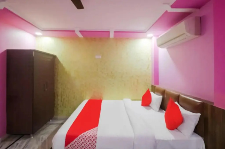 Pushp Vatika by OYO Rooms