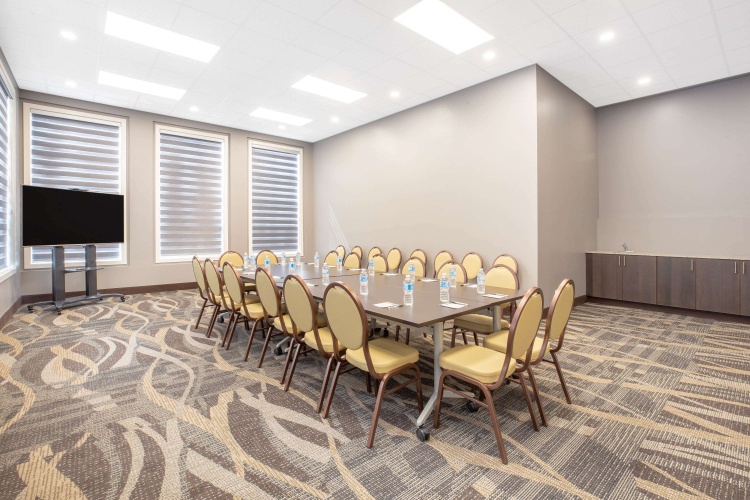 Super 8 by Wyndham Canmore photo 6