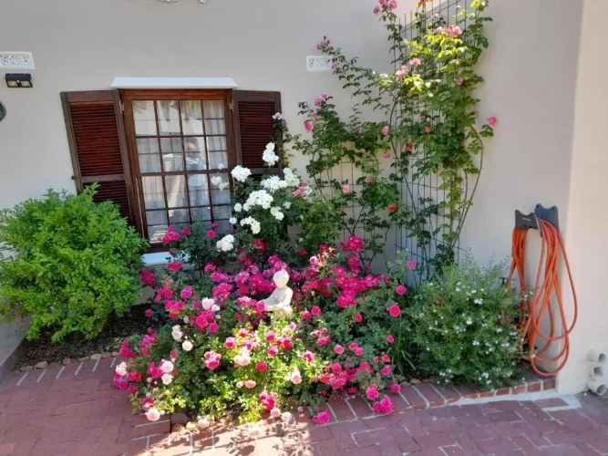 2 Bedrooms Cottage