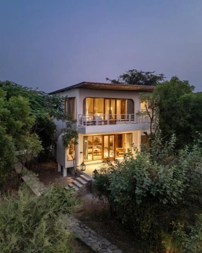 1 Bedroom Bungalow with garden view