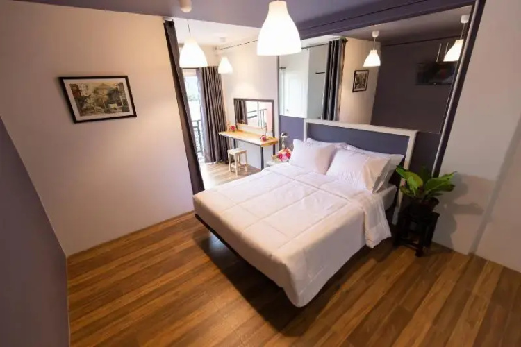 Mango10 House