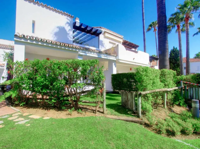1176 beach front 2 pools bahia