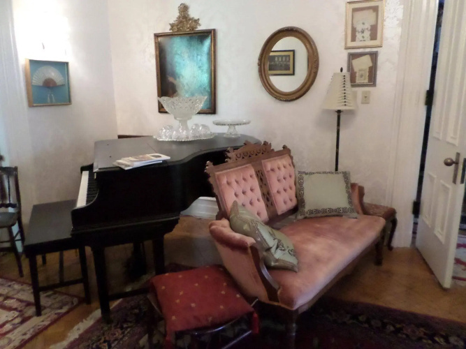 Hillard House Inn