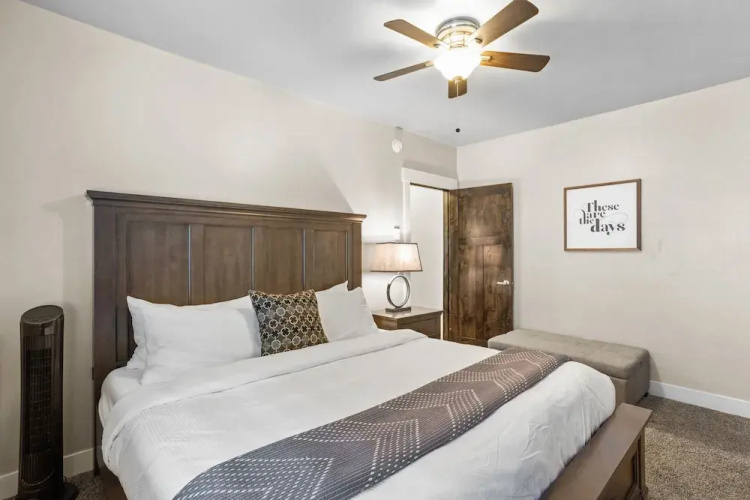 The Yellowstone Hideaway Unit B