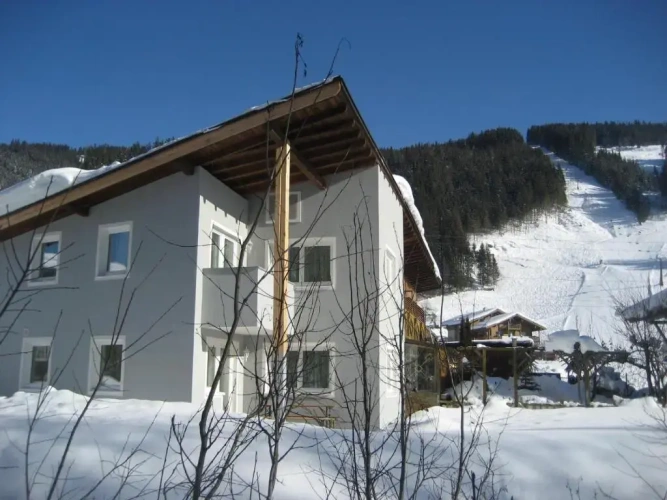 4 Bedrooms Chalet
