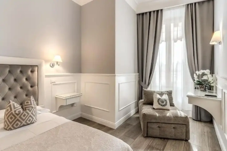 Standard Triple room
