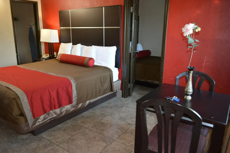 Harbor Inn and Suites Oceanside