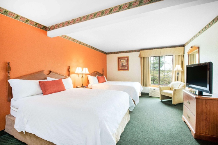Standard Quadruple room
