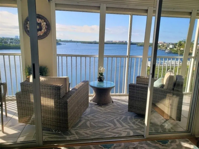 Hickory Bay West 407 - MO