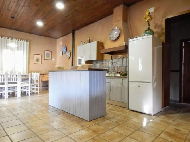 2 Bedrooms Cottage