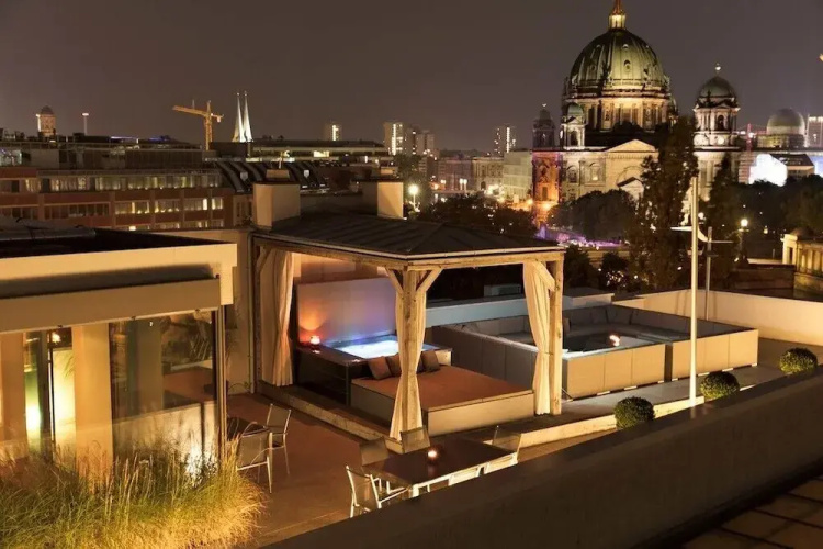 Monbijou Penthouse by Suite.030