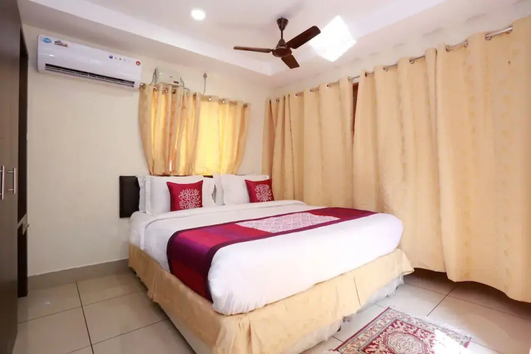 OYO 10320 Sophiya Suites