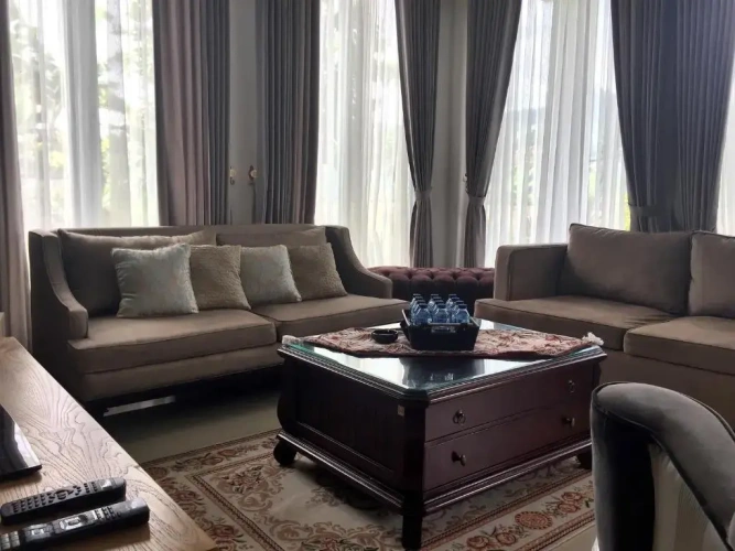 4 Bedrooms Villa