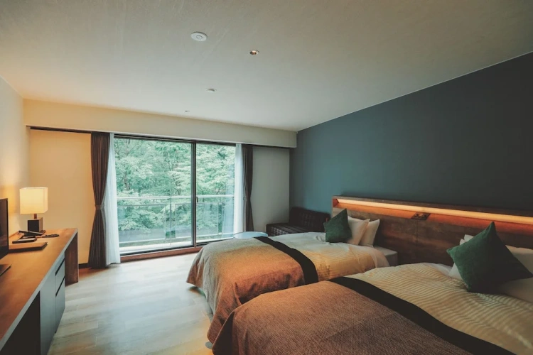 Standard Twin room with balcony