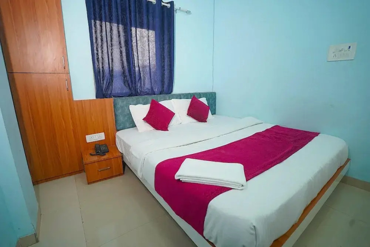 Hotel Inspira Residency- Near Bombay Hospital