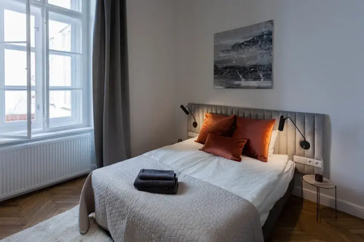 Luxury Central Apartment
